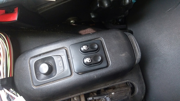 Установка передних и задних электростеклоподъемников "ФОРВАРД" на Chevrolet NIVA. Рис 7