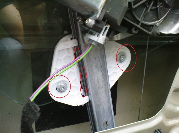 Установка электростеклоподъемников "ФОРВАРД" на Renault Logan I в передние двери. Рис. 8