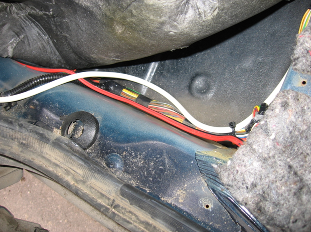 Установка электростеклоподъемников ФОРВАРД в задние двери Chevrolet NIVA. Рис. 10