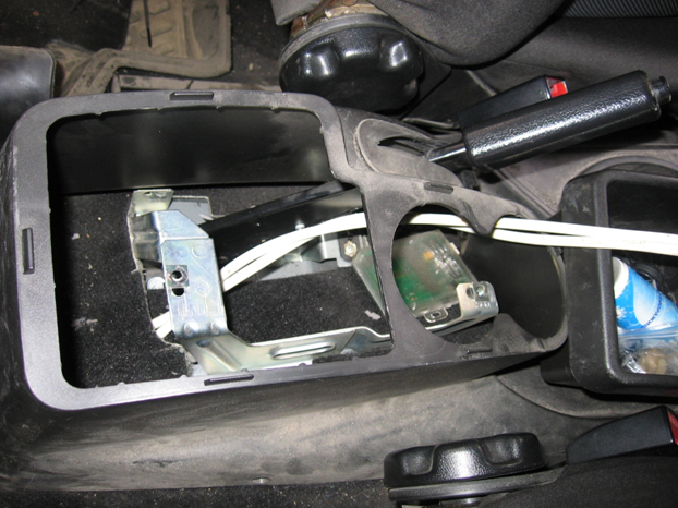 Установка электростеклоподъемников ФОРВАРД в задние двери Chevrolet NIVA. Рис. 11