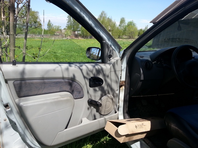 Установка электрических стеклоподъемников "ФОРВАРД" в передние двери Renault Logan I. Рис. 5