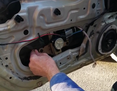 Видеоотчет об установке электростеклоподъемников в передние двери Hyundai Accent